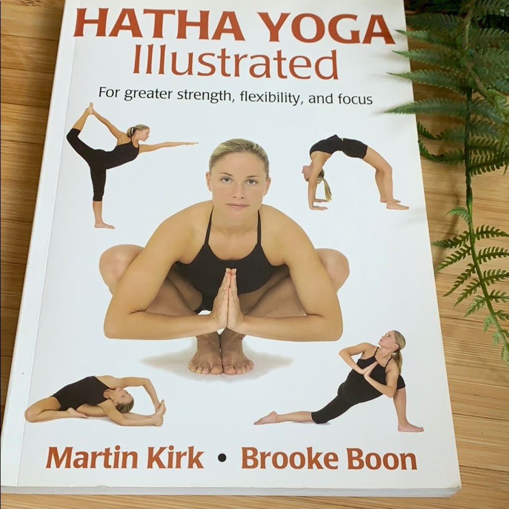 Hatha Yoga Book - Illustrated NWT
